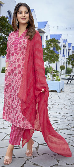Pink and Majenta color Salwar Kameez in Blended Cotton fabric with Printed work