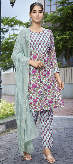 Multicolor color Salwar Kameez in Blended Cotton fabric with Printed work