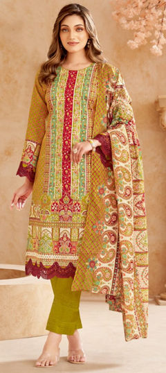 Green color Salwar Kameez in Cotton fabric with Lace, Printed work