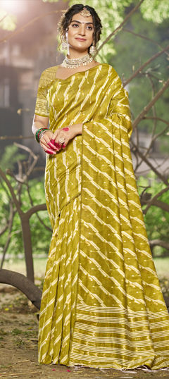 Green color Saree in Linen fabric with Printed work