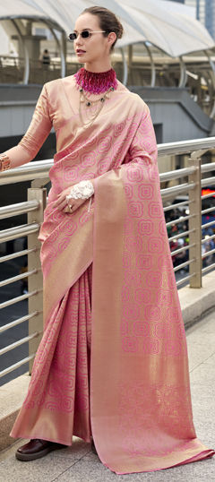 Pink and Majenta color Saree in Kanjeevaram Silk fabric with Weaving, Zari work