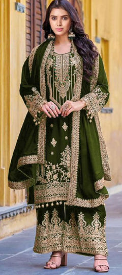 Green color Salwar Kameez in Velvet fabric with Embroidered, Thread, Zari work