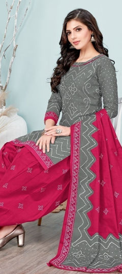 Black and Grey color Salwar Kameez in Cotton fabric with Printed work