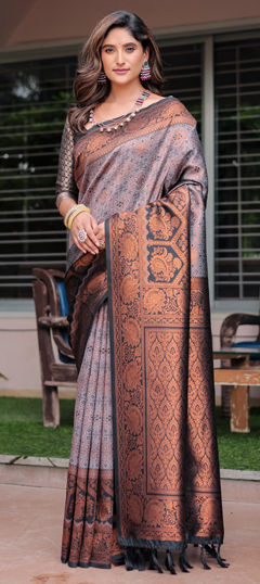 Black and Grey color Saree in Banarasi Silk fabric with Weaving work