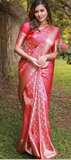 Pink and Majenta color Saree in Art Silk fabric with Weaving work