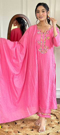 Pink and Majenta color Salwar Kameez in Viscose fabric with Embroidered, Resham, Thread work