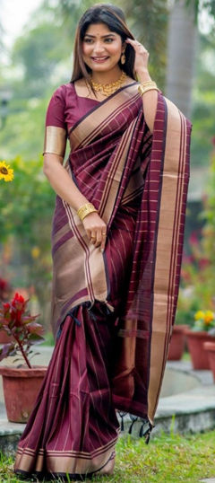 Pink and Majenta color Saree in Banarasi Silk fabric with Weaving, Zari work