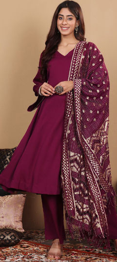 Pink and Majenta color Salwar Kameez in Crepe Silk fabric with Thread work