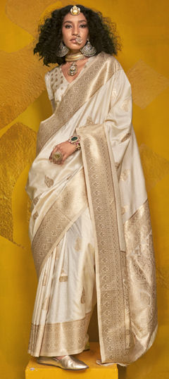 White and Off White color Saree in Handloom fabric with Weaving work