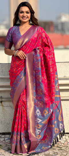 Pink and Majenta color Saree in Patola Silk fabric with Weaving, Zari work