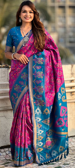 Pink and Majenta color Saree in Patola Silk fabric with Weaving, Zari work