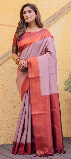 Pink and Majenta color Saree in Kanjeevaram Silk fabric with Weaving, Zari work