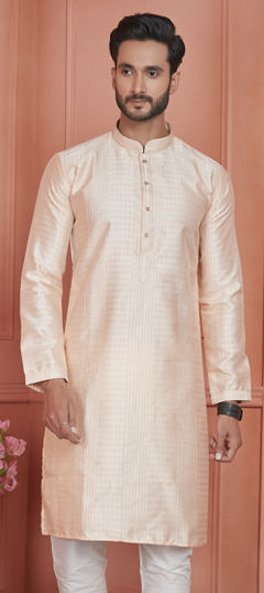 Pink and Majenta color Kurta in Jacquard fabric with Thread work