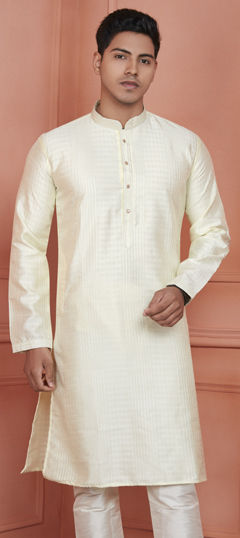 Yellow color Kurta in Jacquard fabric with Thread work
