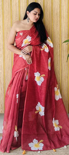 Red and Maroon color Saree in Linen fabric with Digital Print, Floral work