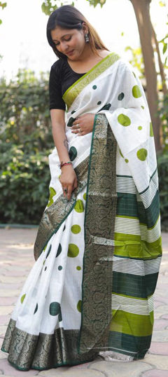 Green color Saree in Cotton fabric with Printed work