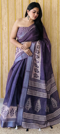 Purple and Violet color Saree in Cotton fabric with Digital Print work