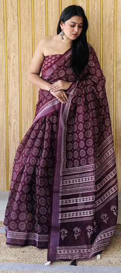 Purple and Violet color Saree in Cotton fabric with Digital Print work