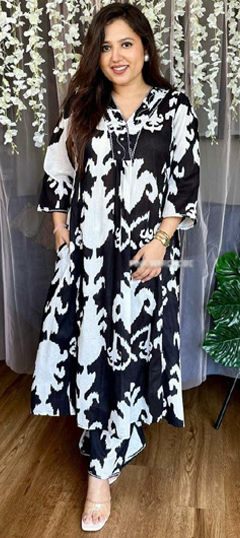 Black and Grey color Salwar Kameez in Rayon fabric with Printed work