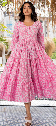 Pink and Majenta color Dress in Cotton fabric with Floral, Printed work