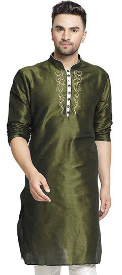 Green color Kurta in Dupion Silk fabric with Embroidered, Thread work