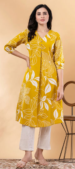 Yellow color Salwar Kameez in Cotton fabric with Printed work