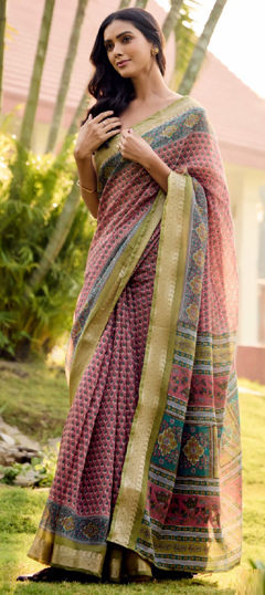 Pink and Majenta color Saree in Cotton fabric with Printed, Zari work