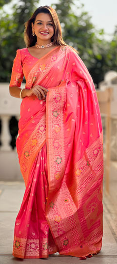 Pink and Majenta color Saree in Banarasi Silk fabric with Weaving, Zari work