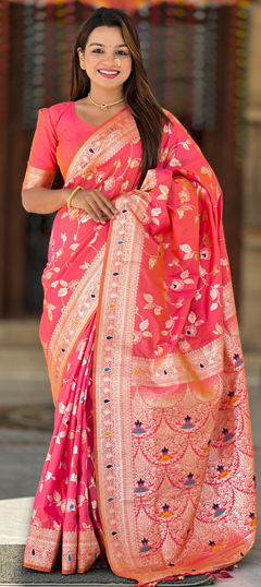 Pink and Majenta color Saree in Banarasi Silk fabric with Weaving, Zari work