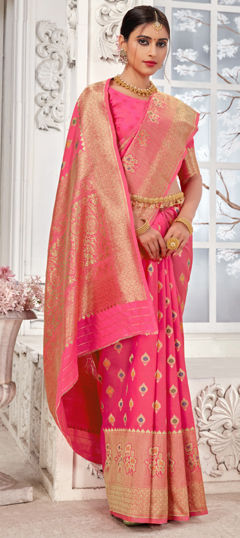 Pink and Majenta color Saree in Banarasi Silk fabric with Weaving, Zari work