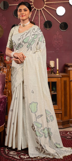 Green color Saree in Cotton fabric with Weaving work