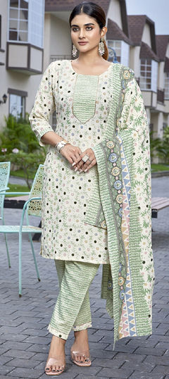 Green color Salwar Kameez in Blended Cotton fabric with Printed work