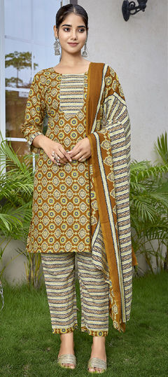 Yellow color Salwar Kameez in Blended Cotton fabric with Printed work