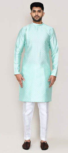 Green color Kurta Pyjamas in Jacquard fabric with Weaving, Zari work
