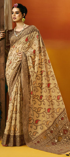 Beige and Brown color Saree in Handloom fabric with Printed work