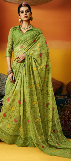 Green color Saree in Handloom fabric with Printed work