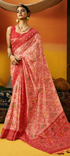 Red and Maroon color Saree in Handloom fabric with Printed work