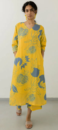 Yellow color Salwar Kameez in Viscose fabric with Printed work