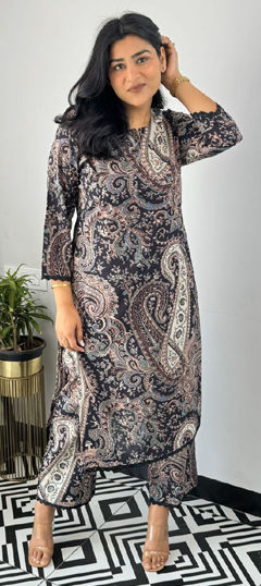 Black and Grey color Salwar Kameez in Viscose fabric with Printed work