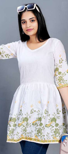 White and Off White color Kurti in Cotton fabric with Digital Print, Floral work
