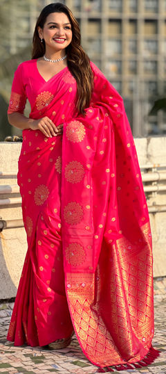 Pink and Majenta color Saree in Silk fabric with Weaving, Zari work