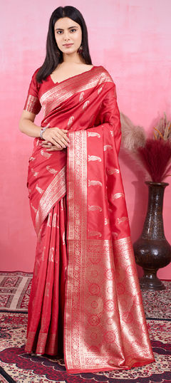 Red and Maroon color Saree in Litchi Silk, Silk fabric with Weaving work