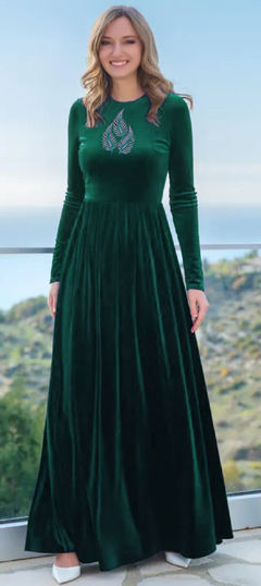 Green color Kurti in Velvet fabric with Embroidered, Thread work