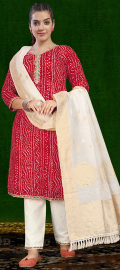 Pink and Majenta color Salwar Kameez in Cotton fabric with Foil Print, Lace work