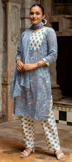 Blue color Salwar Kameez in Cotton fabric with Floral, Gota Patti, Printed, Sequence work