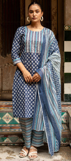 Blue color Salwar Kameez in Cotton fabric with Floral, Printed work