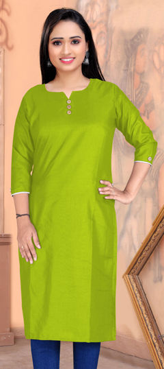 Green color Kurti in Cotton fabric with Thread work