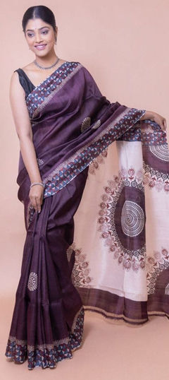 Purple and Violet color Saree in Cotton fabric with Digital Print work