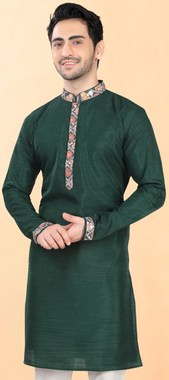 Green color Kurta in Silk fabric with Patch work