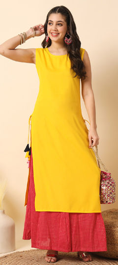 Yellow color Kurti in Rayon fabric with Thread work
